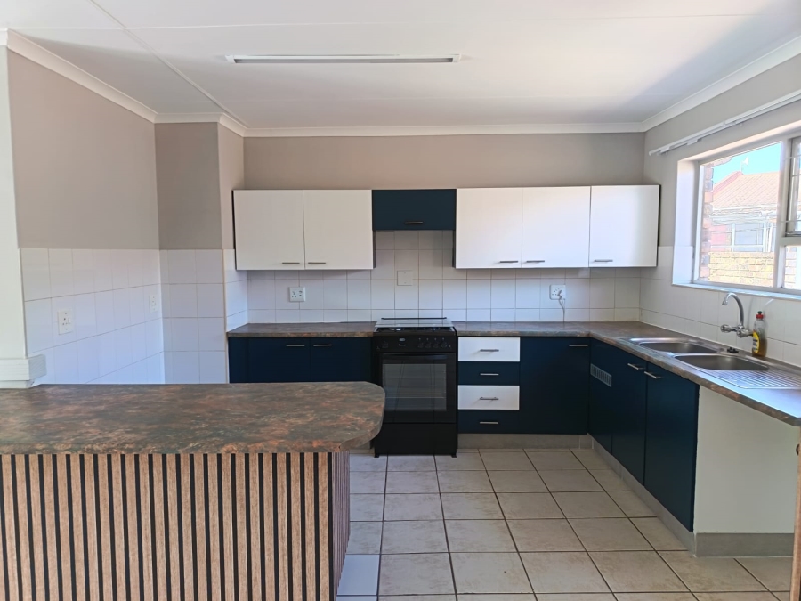 To Let 3 Bedroom Property for Rent in Jeffreys Bay Central Eastern Cape